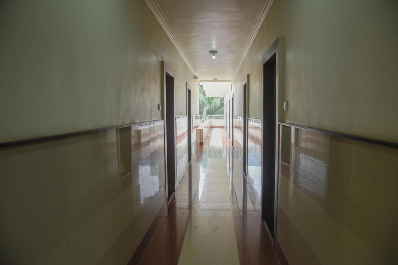 Hotel Rajratna Executive Supe Luaran gambar