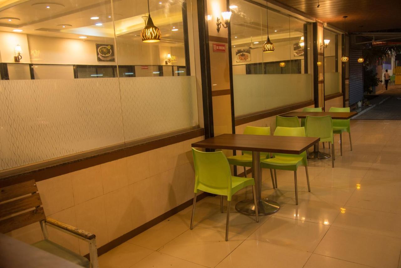 Hotel Rajratna Executive Supe Luaran gambar